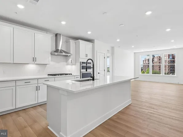 1121 Fortune Ter #303, Potomac, MD 20854