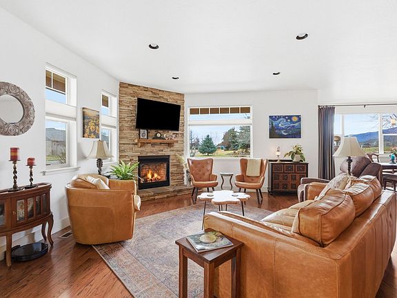 5th image of 2525 Riata Rd
