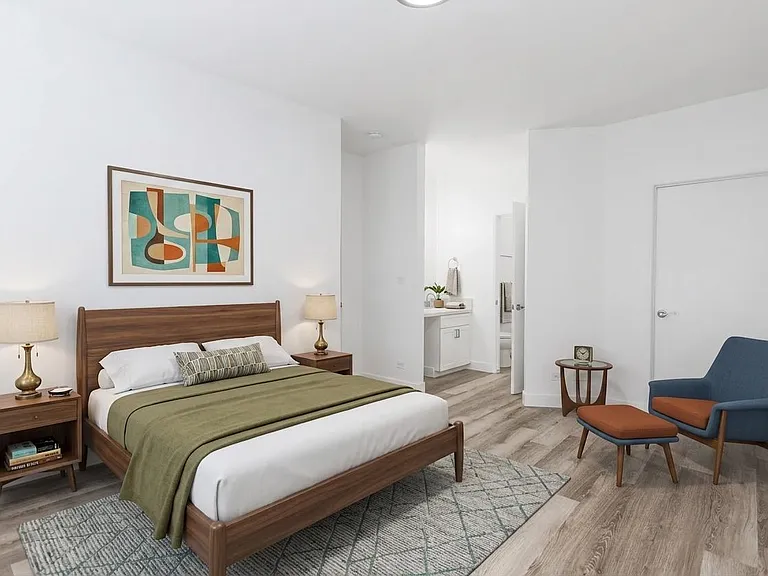 7918 Reseda Blvd — Photo 2