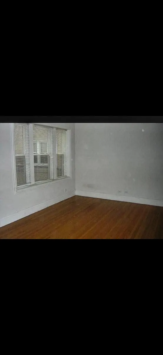 Building Photo - 6317 N Artesian Ave #1E