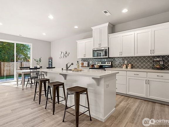 2nd image of 1418 60th Avenue NE
