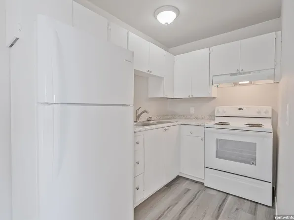 671 S. Western Ave., 671 S Western Ave #207, Neenah, WI 54956