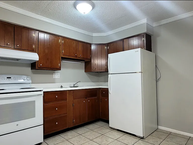 314 - 322 Kenbrook Drive — Photo 11