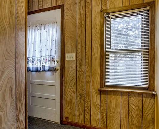 4th image of 423 Hascall St