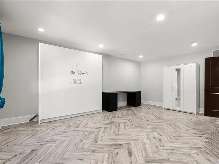 5583 Julian Pl — Photo 10