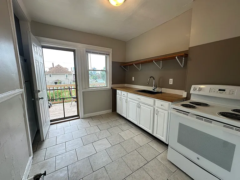 749 Blaine St #2 — Photo 6