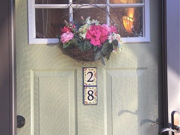 4th image of 28 Newcastle Dr