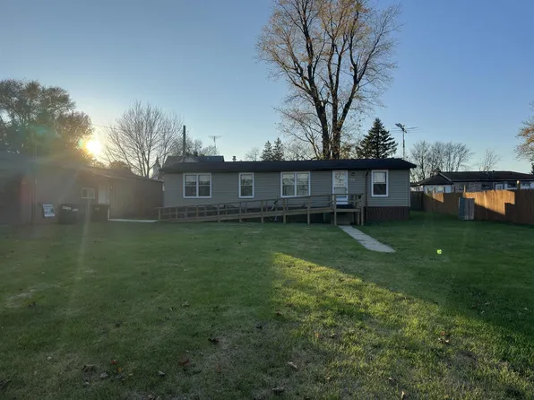 106 N Main St, Baileyville, IL 61007