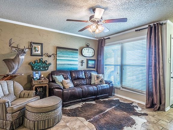 5th image of 407 Sweetbriar Dr