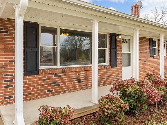 4th image of 502 Lakeview Hts