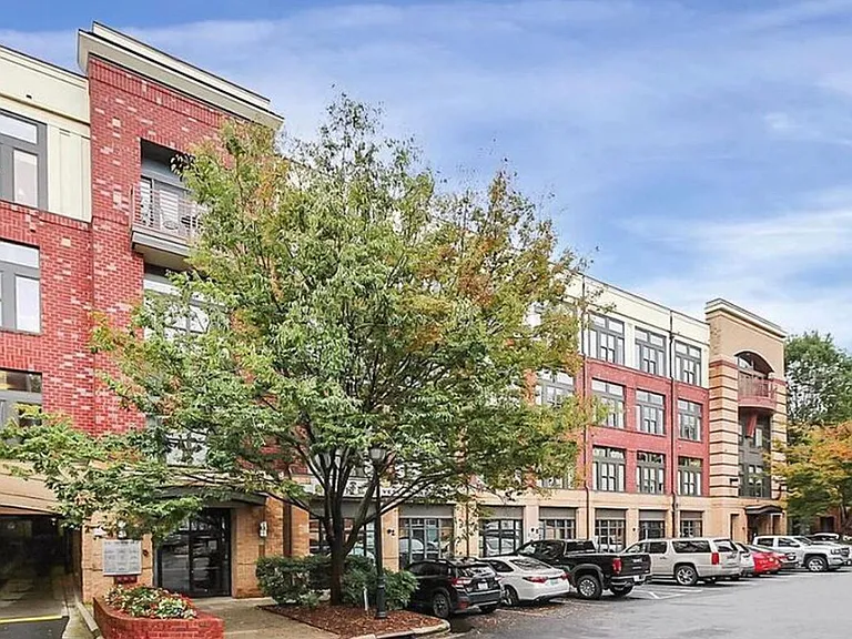 2125 Southend Dr #334 — Photo 2