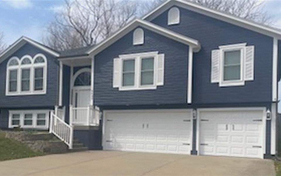 2nd image of 4432 SW Rivulet Dr