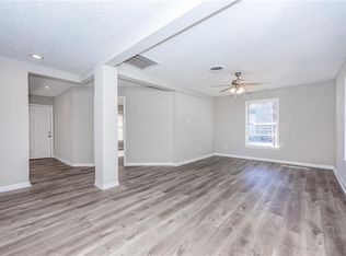 1101 W South St, Alvin, TX 77511