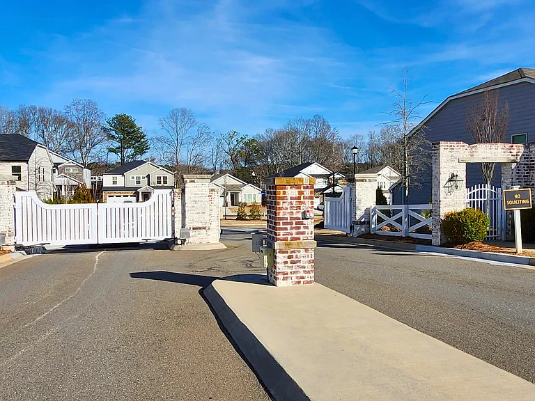 354 McDaniel Pl — Photo 34
