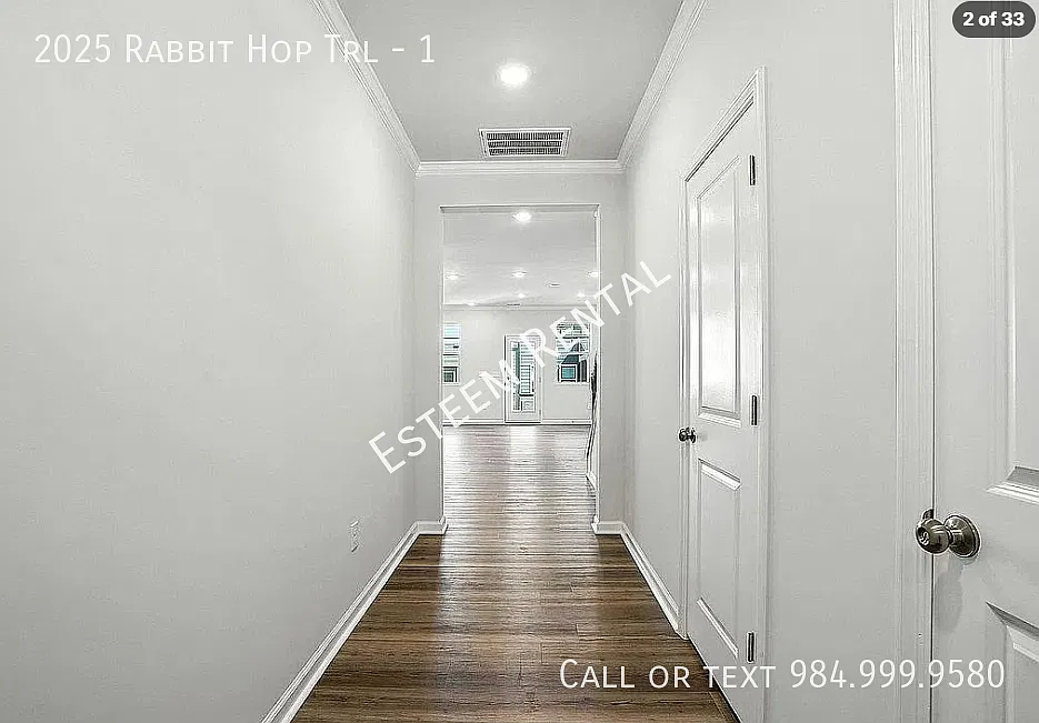 3 bed, 2.5 bath, 1859 sqft, $2,195 — Photo 2