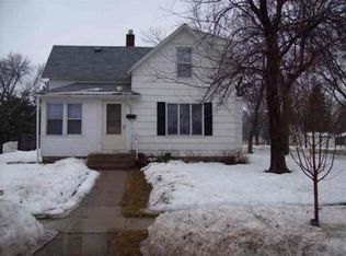 702 13th St SW, Willmar, MN 56201