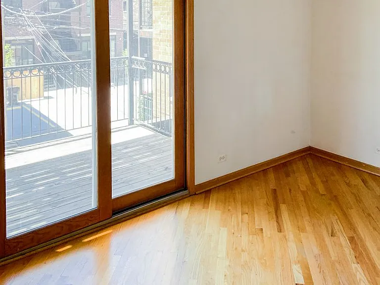 3338 N Sheffield Ave — Photo 9