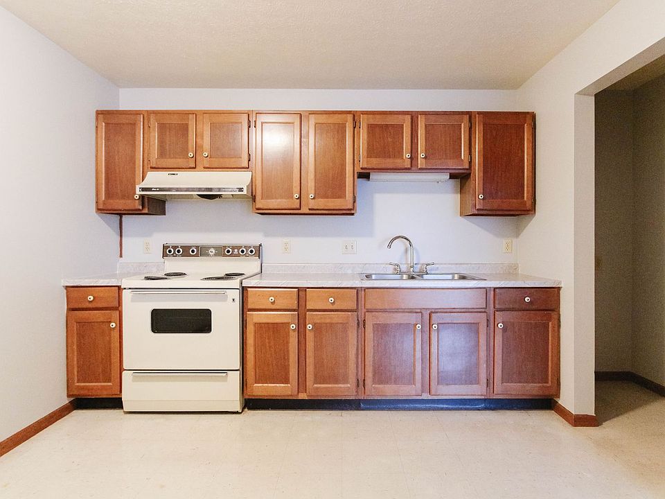 Lynnwood Apartments 22156 Maple Ct Woodburn IN Zillow