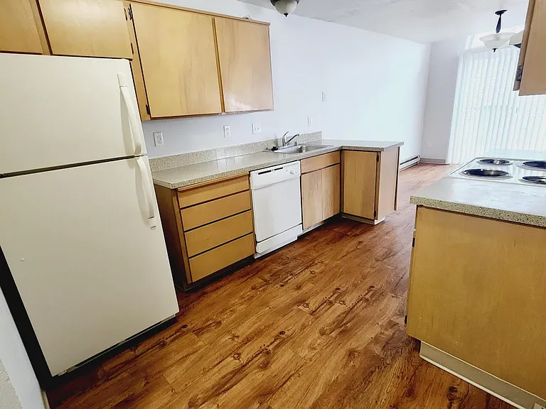 Indian Canyon Apartments — Photo 8