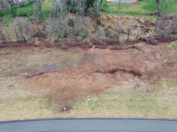 1121 Augusta Cir, North Huntingdon, PA 15642