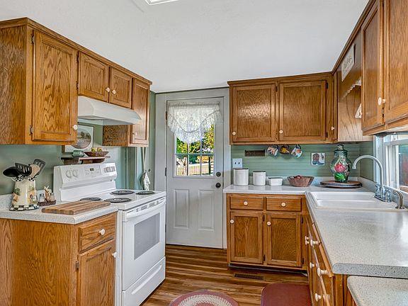 14th image of this home