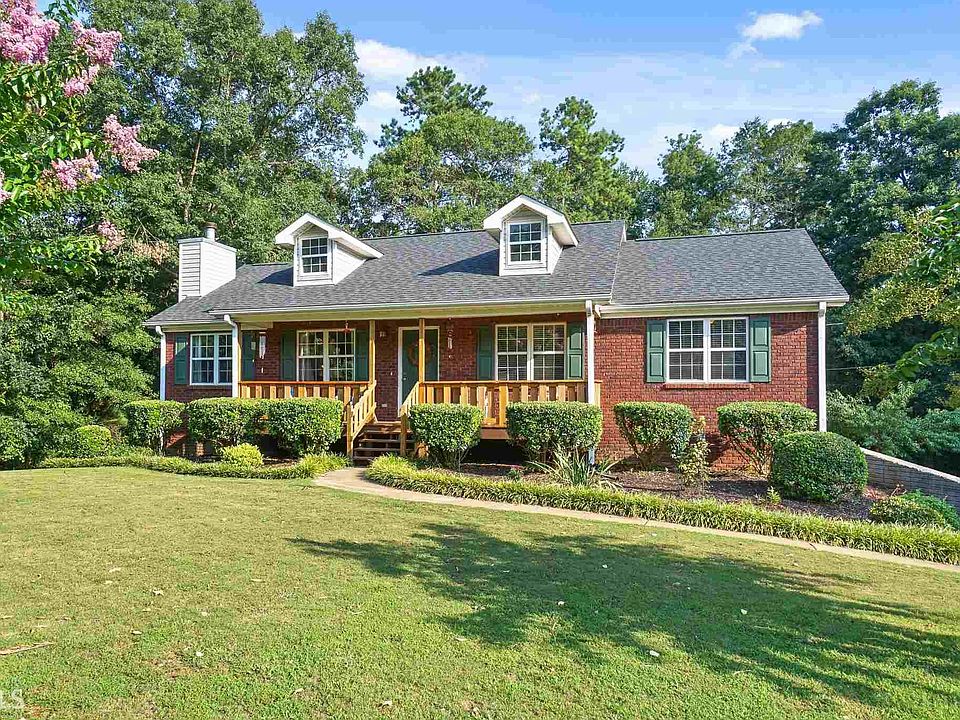 2nd image of 509 Primrose Ln