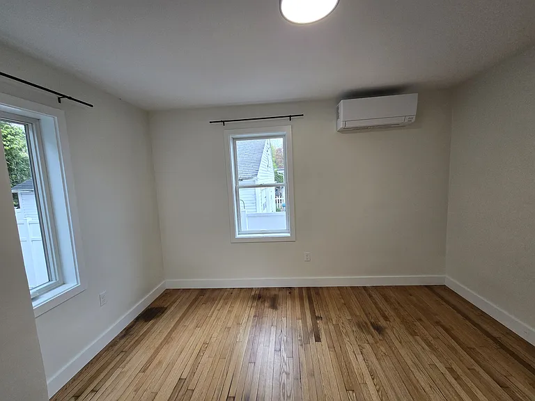 20-22 Poirier Pl #3 — Photo 8
