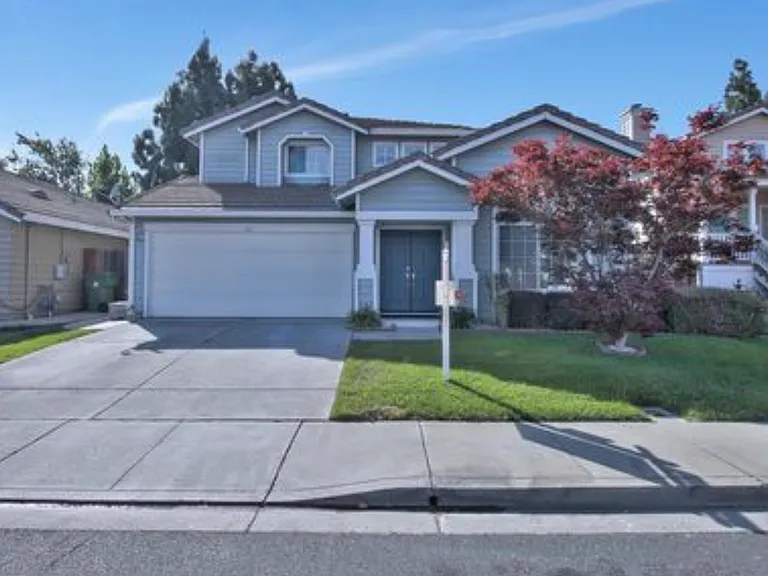 5577 Crimson Cir — Photo 1