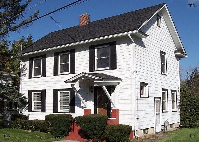 1st image of 452 E Broadway St