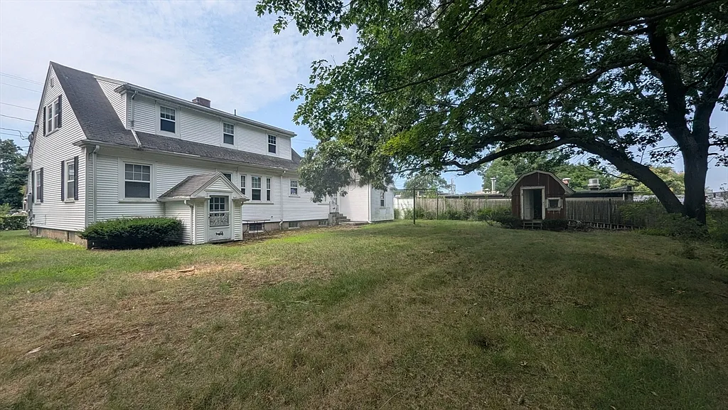 3 bed, 1.5 bath, 1691 sqft, $3,700 — Photo 2