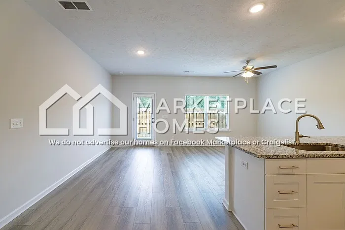 3 bed, 2.5 bath, 1740 sqft, $1,695 — Photo 4