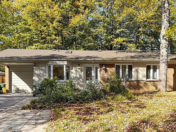 2nd image of 39 Sagebrush Ln