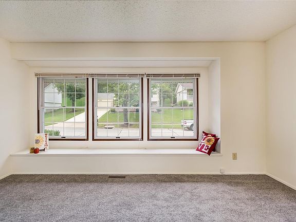 4th image of 2921 Royal Gorge Ct