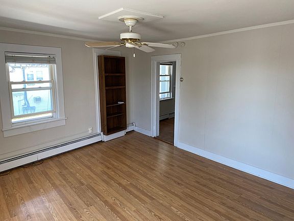 Living room/office space