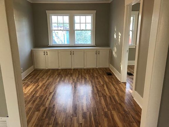 4th image of 7319 Remmet Ave