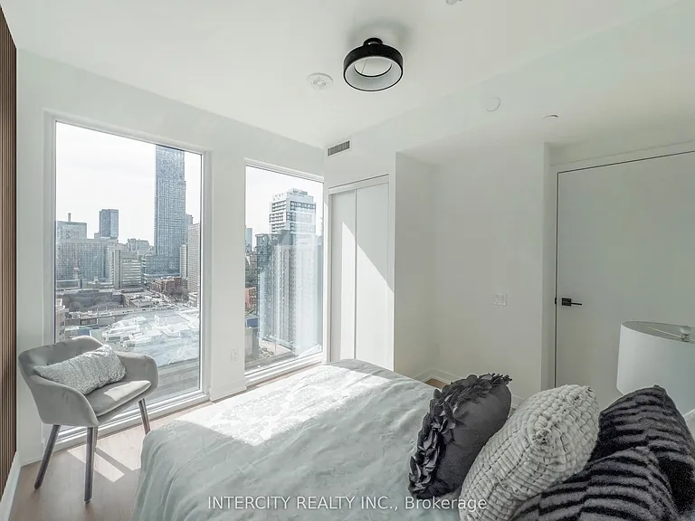 319 Jarvis St #2203 — Photo 12
