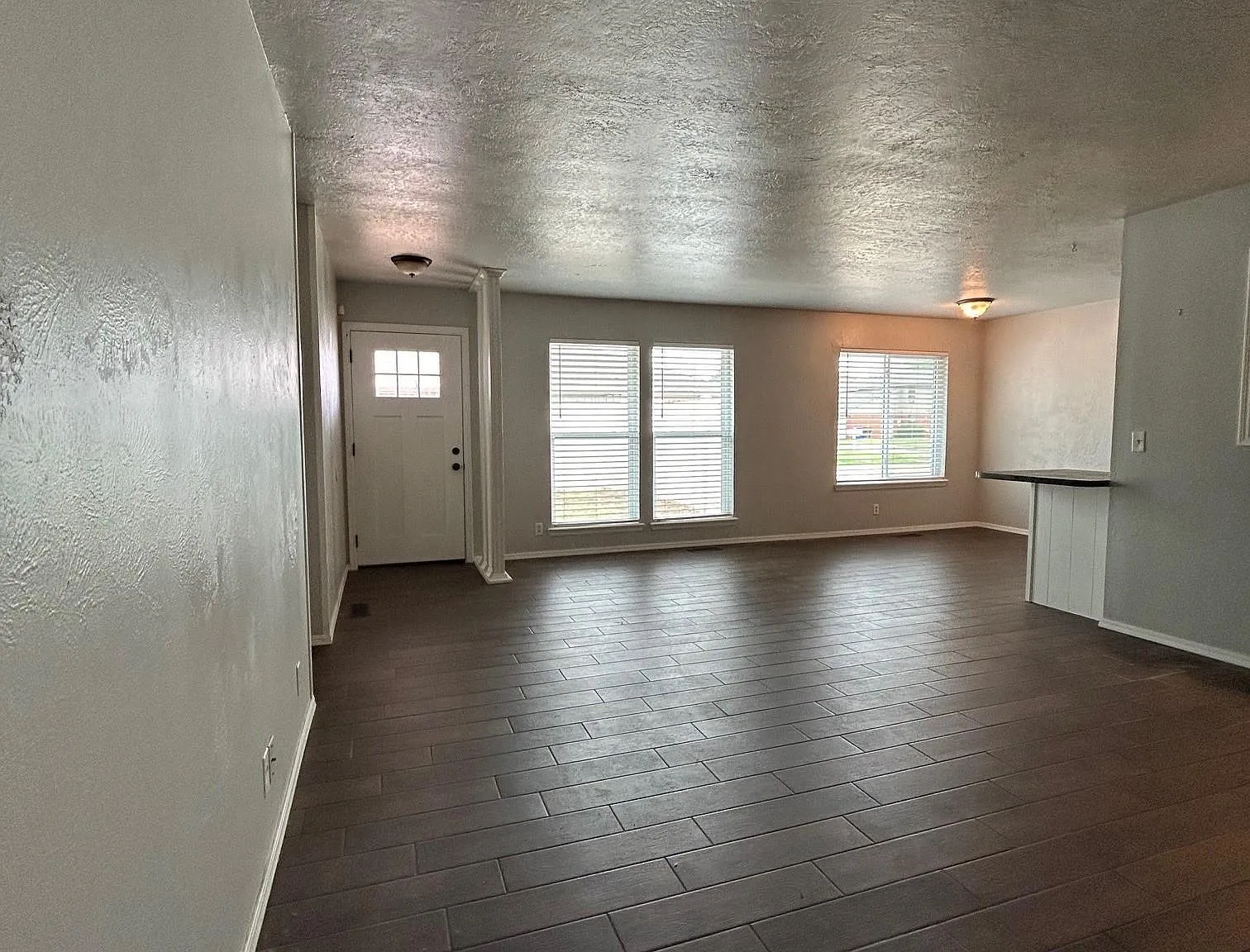 3 bed, 1250 sqft, $1,400 — Photo 4