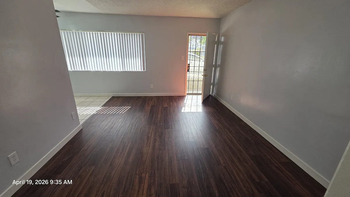 Building Photo - 1033 W 253rd St #5