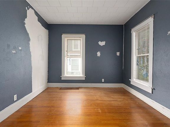 4th image of 2826 Duncan St