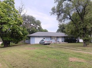 529 N 5th St, Lacygne, KS 66040