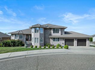 3406 W 42nd Ave, Kennewick, WA 99337