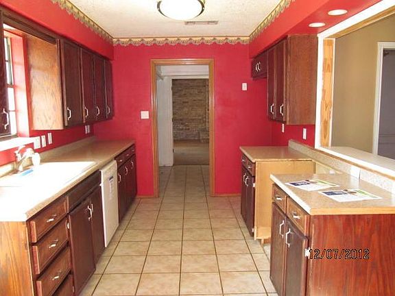3rd image of 1318 Lark Ln