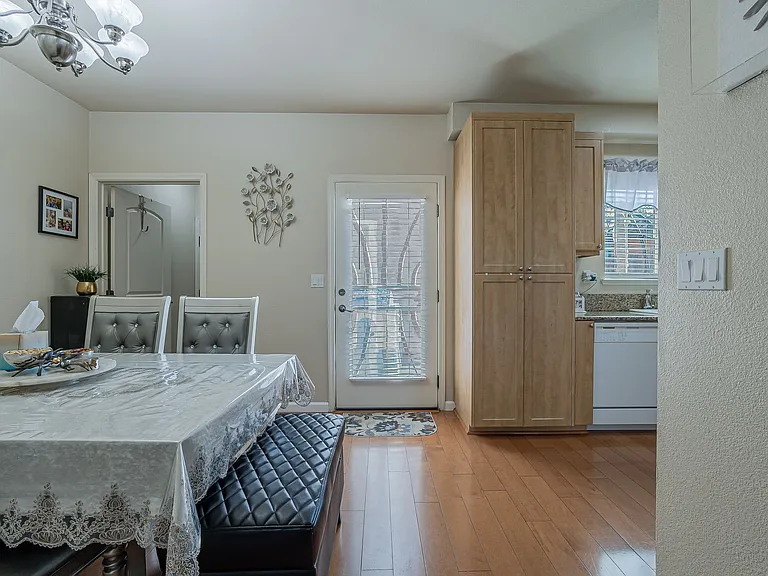Spacious 3-Bedroom Townhouses in a Gated Community located in Rancho Cordova, CA — Photo 11