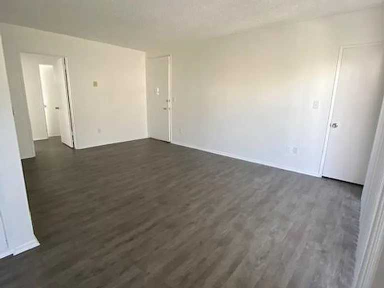 1446 Brockton Ave — Photo 3