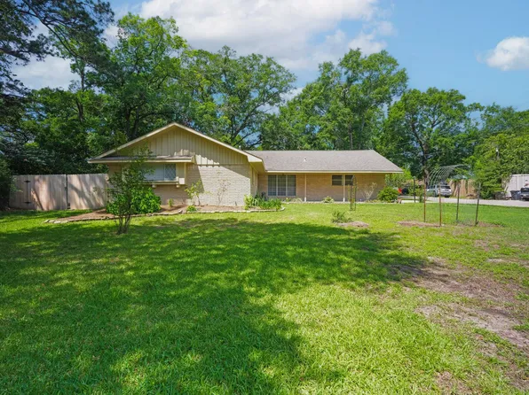 1809 N Roberson St, Conroe, TX 77301