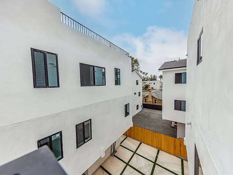 2026 Luxury 3, 4 & 5 Bed Townhomes — Photo 123