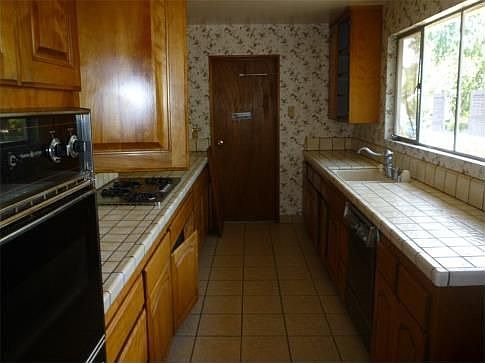 4th image of 2455 Calle Narciso