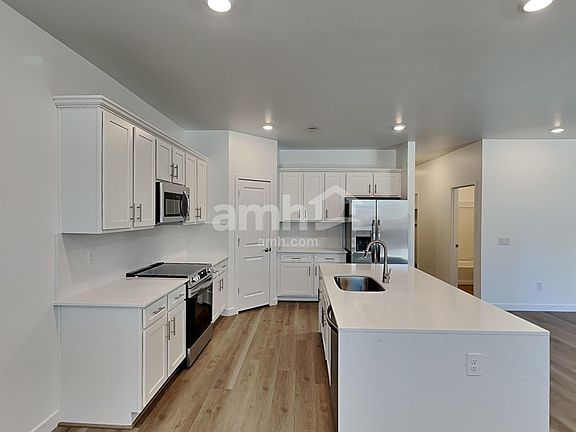3rd image of 6540 E Paseo Alga