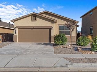 5734 Los Alamos Dr NE, Rio Rancho, NM 87144