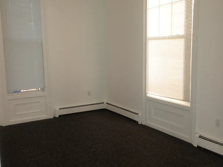 138 Laurel Hill Ave #2 — Photo 10